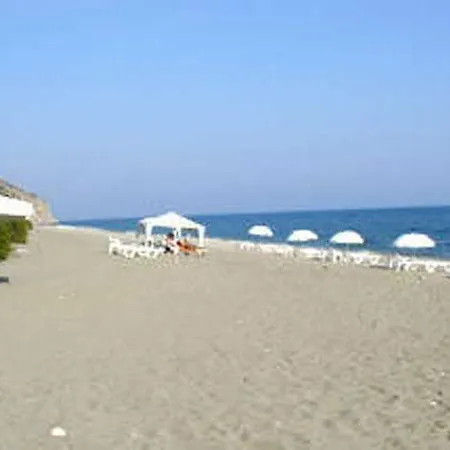 Niriides Hotel 3*