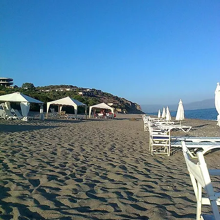Niriides Hotel 3*
